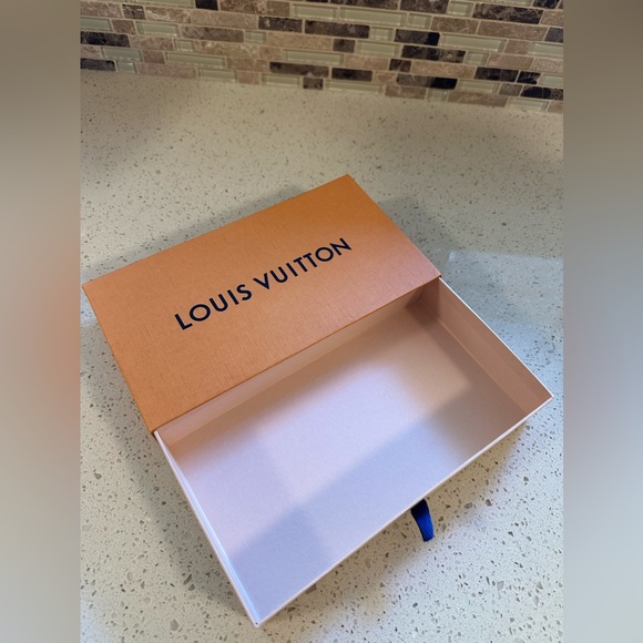 Louis Vuitton box - Picture 2 of 5